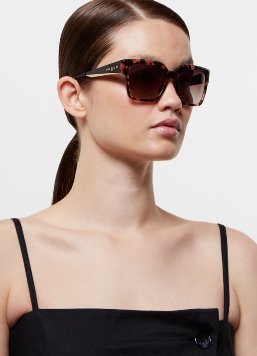 Vogue Butterfly zonnebril VO5553S - voorkant 5 zalmroze