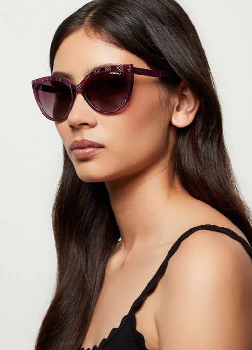 Vogue Cat Eye zonnebril gepolariseerd VO5484S - voorkant 5 roze