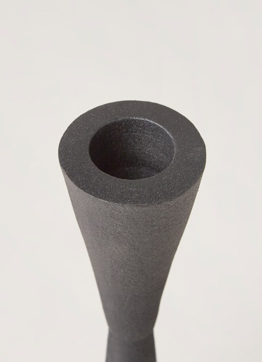 vtwonen Metal Black M kandelaar 16 cm - detail zwart