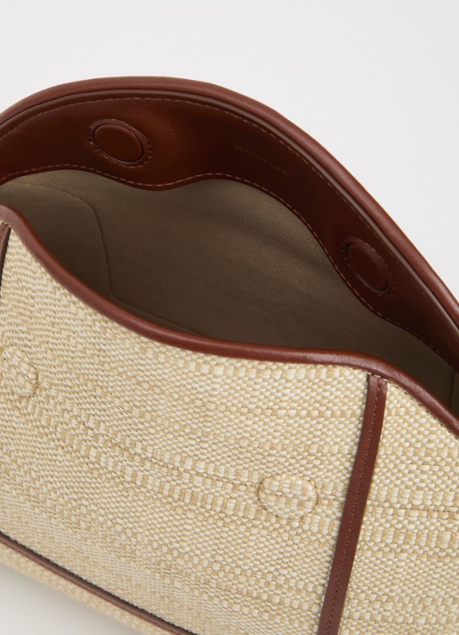 Wandler Penelope schoudertas van raffia met details van kalfsleer - detail 2 beige