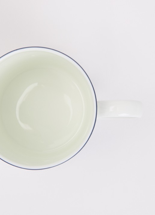 Wedgwood Gio kopje 34 cl - voorkant 2 gebroken wit