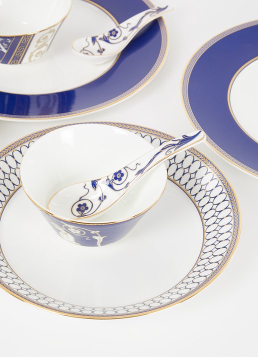 Wedgwood Renaissance Gold serviesset 8-delig - voorkant 2 donkerblauw