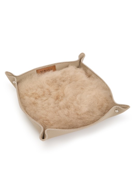 WEICH Todo Catchall opbergschaal van alpaca vacht 20 cm - voorkant donkerbeige