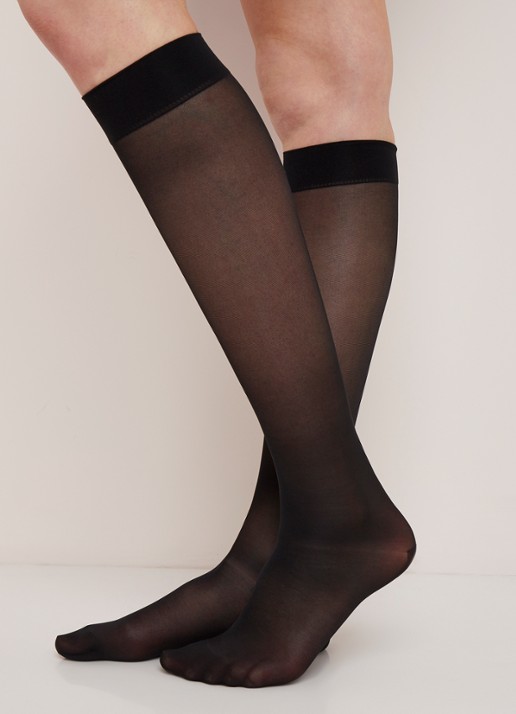 Wolford Pure Energy Leg Vitalizer kniekousen in 30 denier  - voorkant 3 zwart
