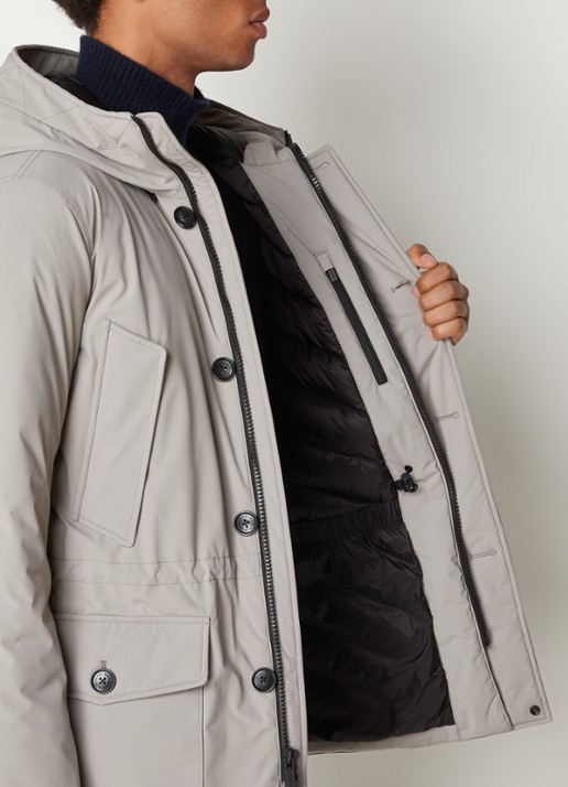 Woolrich Artic parka met donsvulling en klepzakken - detail 4 donkerbeige