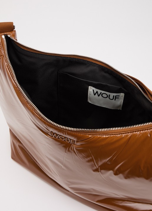 Wouf Sienna schoudertas met logo en verstelbare schouderriem - detail 2 roestbruin