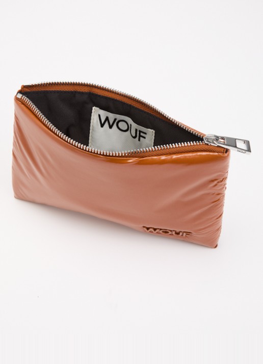 Wouf Sienna toilettas met logo - voorkant 2 oranjebruin