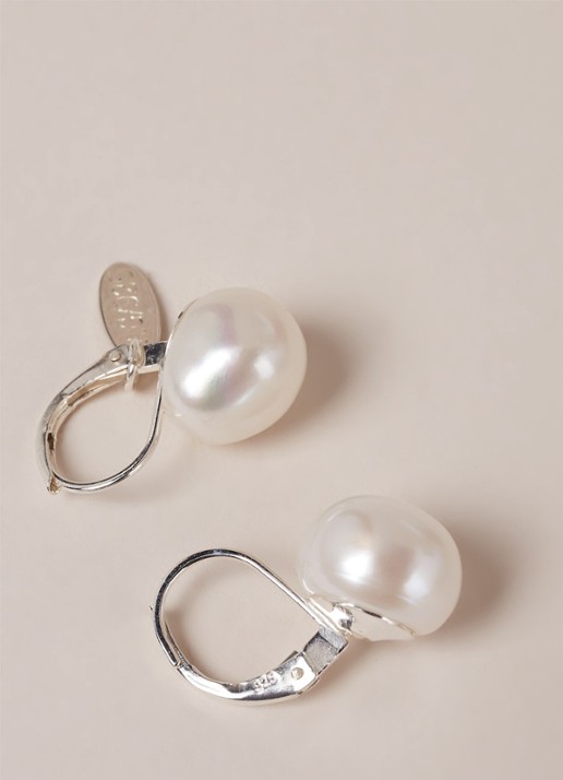Wouters & Hendrix Wouters & Hendrix Oorhangers met parel - voorkant 3 zilver