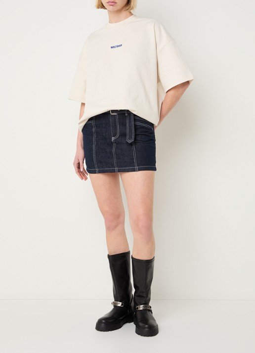 WRSTBHVR Leandra mini spijkerrok met ceintuur - voorkant 2 donkerblauw