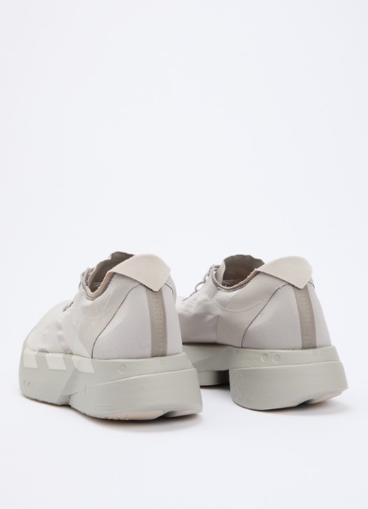 Y-3 Adios Pro 4 sneaker van mesh  - achterkant taupe