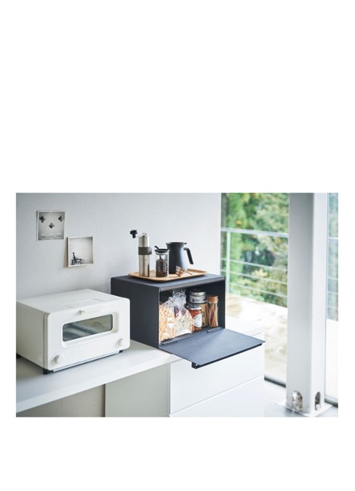 Yamazaki Tower broodtrommel - voorkant 2 zwart