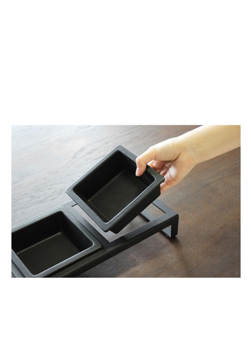 Yamazaki Tower Tall voerbak voor katten 29 x 15,5 cm - detail 7 zwart