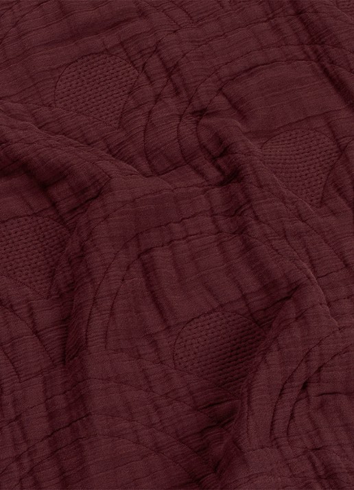 Yumeko Mousseline bedsprei van gewassen linnen 200 x 230 cm - voorkant 2 bordeauxrood