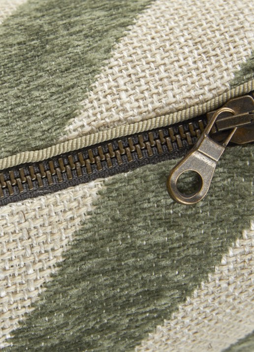 Yves Delorme Calisson sierkussenhoes - detail olijfgroen