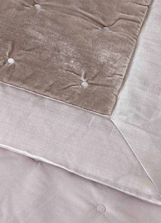 Yves Delorme Cocon bedsprei 260 x 240 cm - voorkant 2 grijs