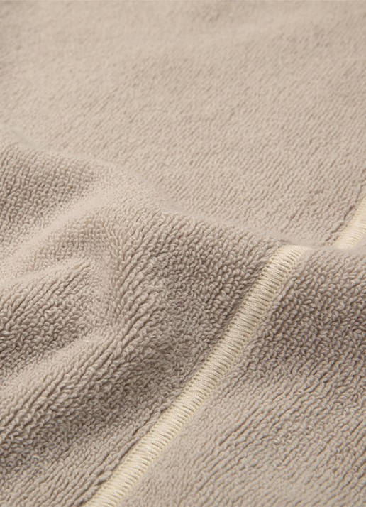 Yves Delorme Croisiere strandlaken  - 480 gr/m2 - 92 x 200 cm - detail 2 lichtbruin