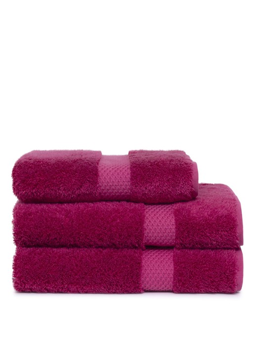 Yves Delorme Etoile badhanddoek - 700g/m2 - 70 x 140 cm - detail 2 fuchsia