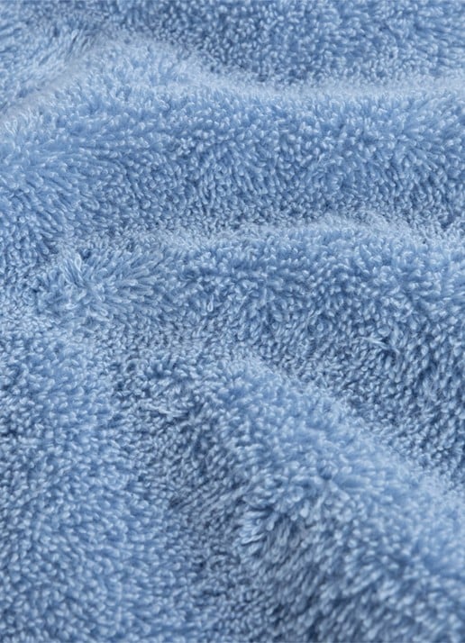 Yves Delorme Etoile badlaken - 700 gr/m2 - 92 x 160 cm - voorkant 3 middenblauw