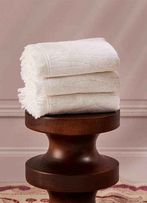 Yves Delorme Luciole badhanddoek - 530 gr/m2 - 90 x 150 cm - detail 4 wit