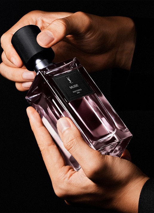 Yves Saint Laurent Mini Muse Eau de Parfum - travel size - detail 4 undefined
