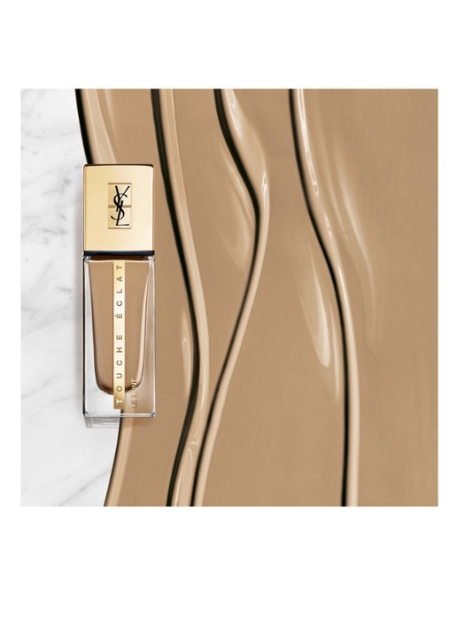 Yves Saint Laurent Touche Éclat Le Teint Foundation - detail 2 bd60