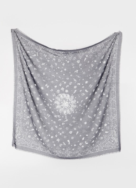 Zadig&Voltaire Maddie sjaal met paisley dessin 120 x 120 cm - detail zwart