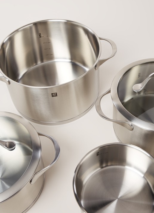 Zwilling Essence pannenset 5-delig - detail zilver
