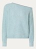 Suela grofgebreide pullover in alpaca wolblend met asymmetrische hals - Lichtblauw