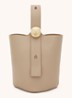 Pebble Bucket Mini crossbodytas van kalfsleer - Beige