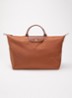 Le Pliage reistas L met leren details - Cognac