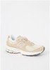 2002R sneaker met suède en leren details - Beige