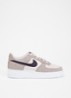 Air Force 1 sneaker van suède met leren details - Zalmroze