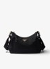Explore Re-Nylon Large schoudertas met leren details - Zwart