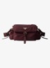 Explore Re-Nylon Medium schoudertas met leren details - Bordeauxrood