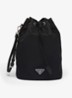 Re-Nylon handtas met leren details en logo - Zwart