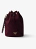 Re-Nylon handtas met leren details en logo - Bordeauxrood