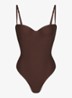 Skims Body corrigerende stringbody met beugel - Chocoladebruin