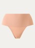 SPANXsupersmooth® Undie-tectable® naadloze corrigerende string - Zand
